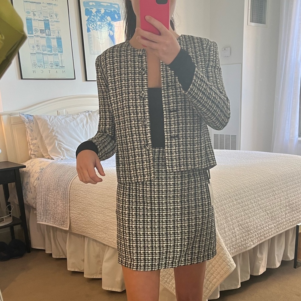 Aritzia - Babaton Tweed black jacket